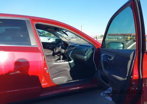 2013 Nissan Altima 2.5 S из США, поврежденный, VIN 1N4AL3AP5DN586170